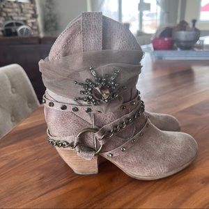 Not Rated cowboy boots